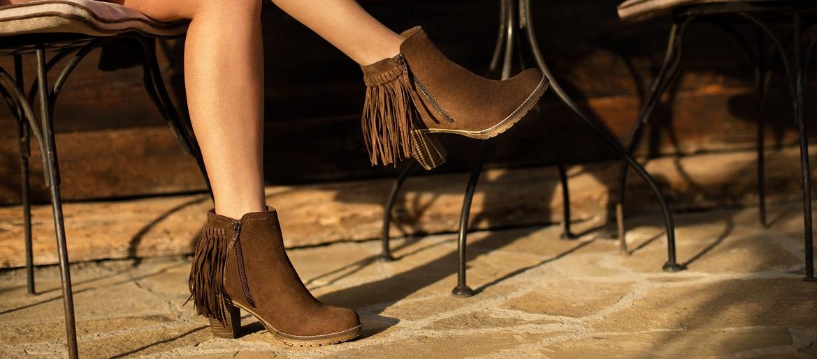 Sé natural, sé bohemia. ¿Con qué combinar botas con flecos? | Blog zapatos.es