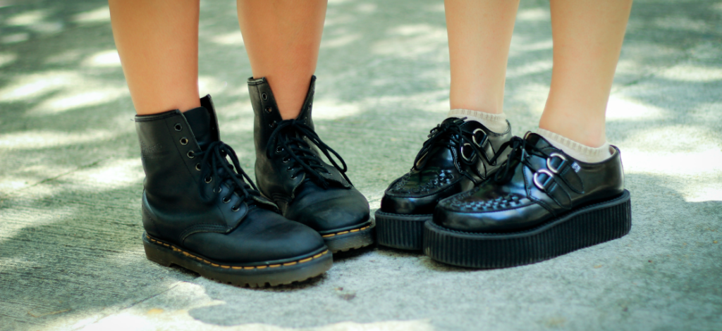 zapatos negros de mujer con suela gruesa